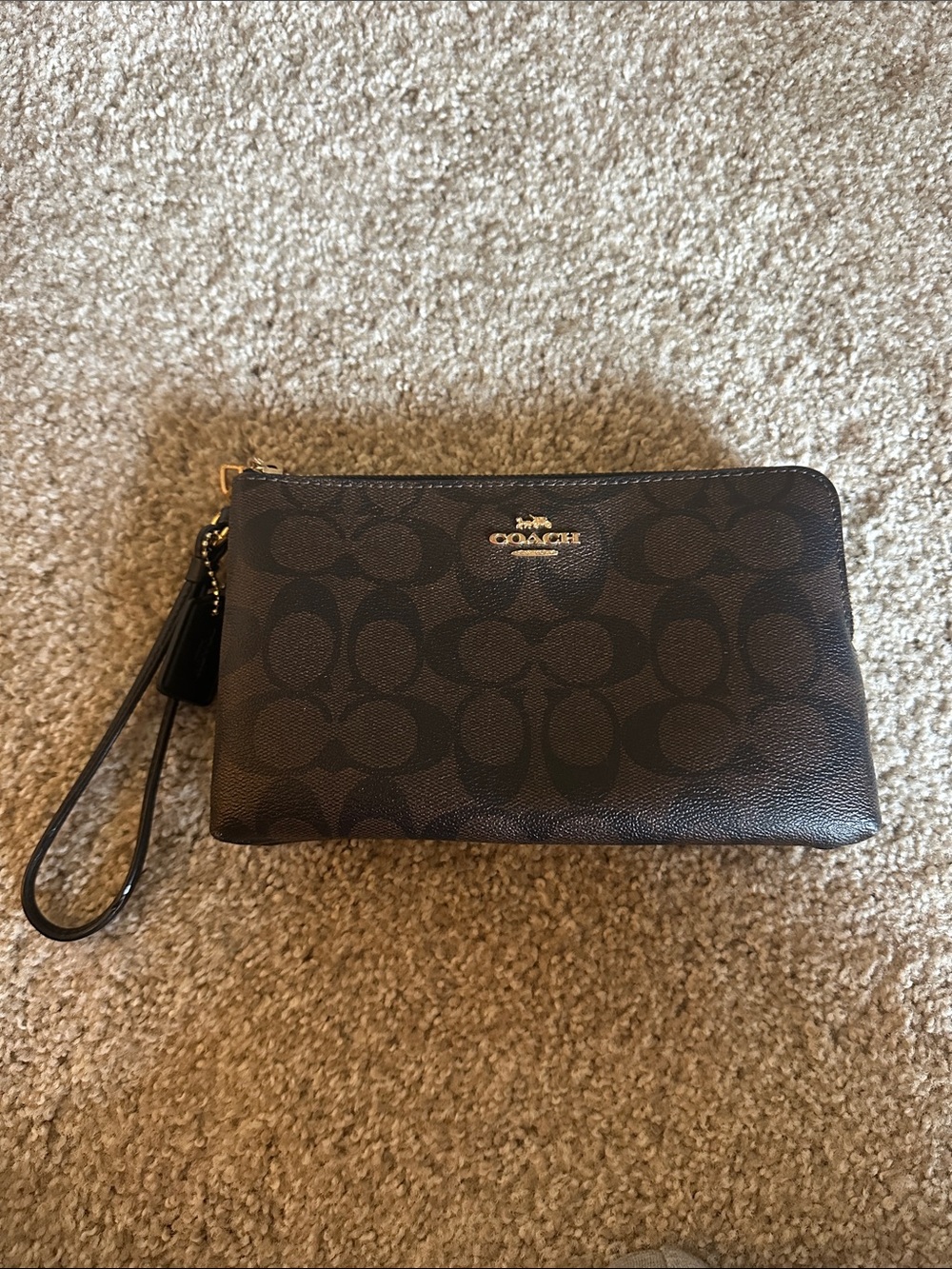 Coach Women’s Signature Zip Wristlet in Brown/Black
